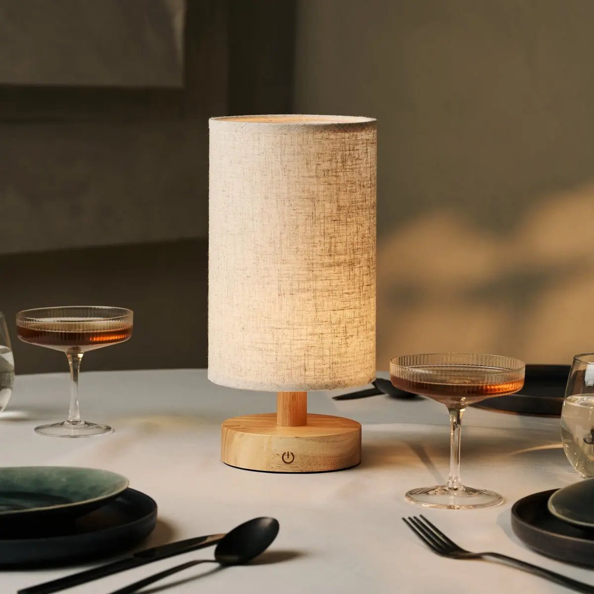 Ben lichtbruine houten tafellamp-oplaadbaar en dimbaar