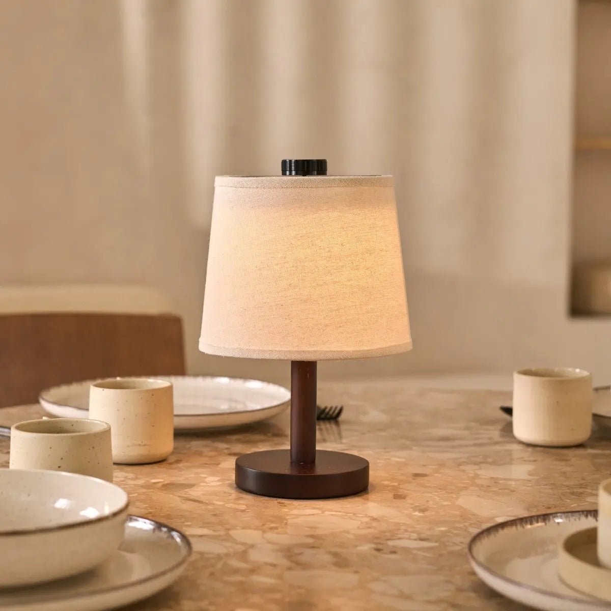 Rover donkerbruine houten lamp – oplaadbare, draadloze en dimbare lampenkap