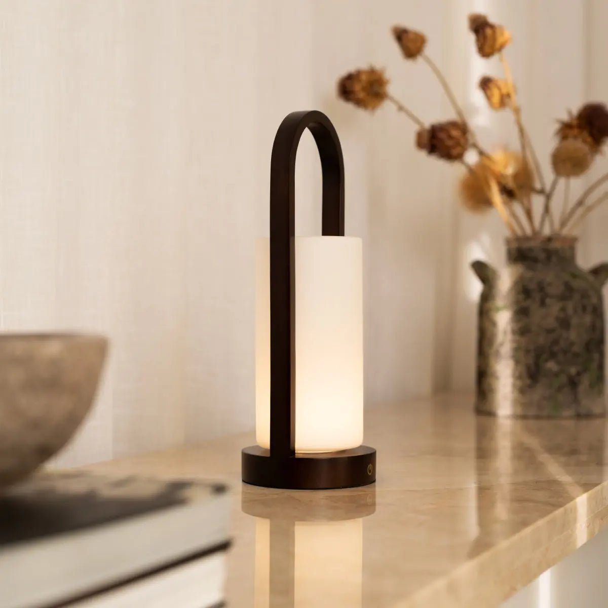 Evie Donkerbruine Oplaadbare Houten Tafellamp – Dimbaar & Snoerloos