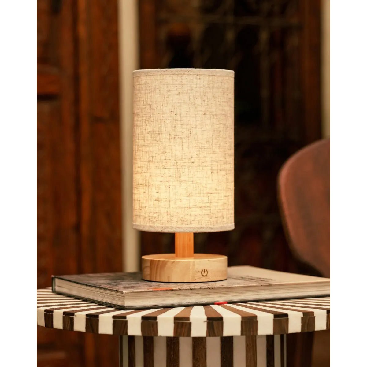 Ben lichtbruine houten tafellamp-oplaadbaar en dimbaar