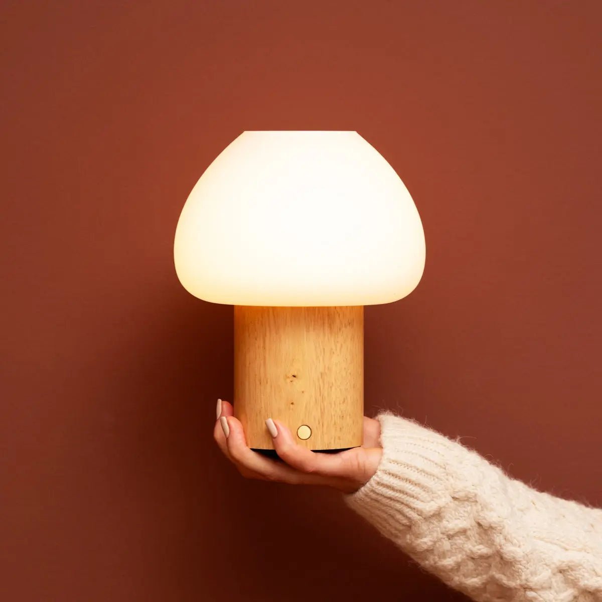 Fynn Lichtbruine houten lamp – Oplaadbaar en dimbaar