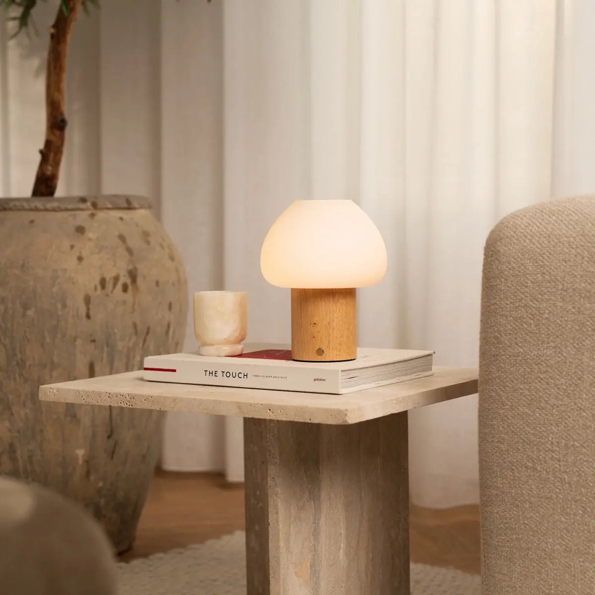 Fynn Lichtbruine houten lamp – Oplaadbaar en dimbaar