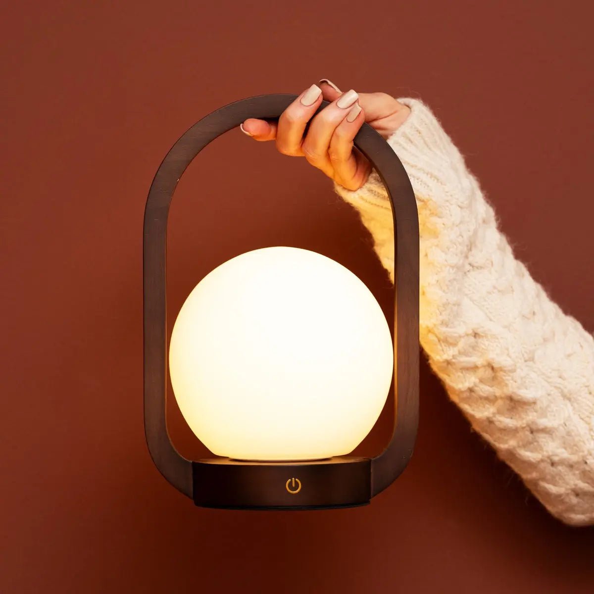 Skye Donkerbruine Houten Snoerloze Lamp | Oplaadbaar en dimbaar ontwerp