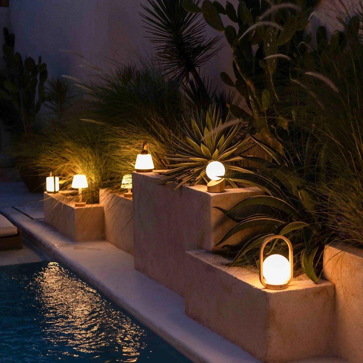 Rivierkastanje houten oplaadbare lamp - dimbaar en draadloos licht
