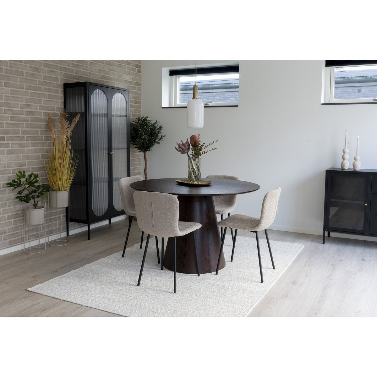 Halden Dining Chair - Eetkamerstoel in bouclé, beige met zwarte poten
