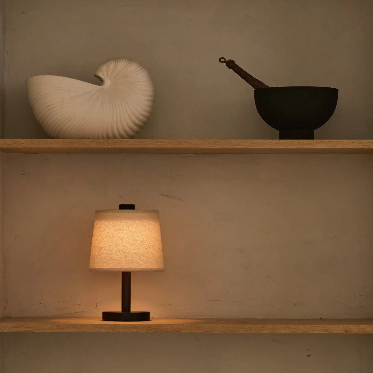 Rover donkerbruine houten lamp – oplaadbare, draadloze en dimbare lampenkap