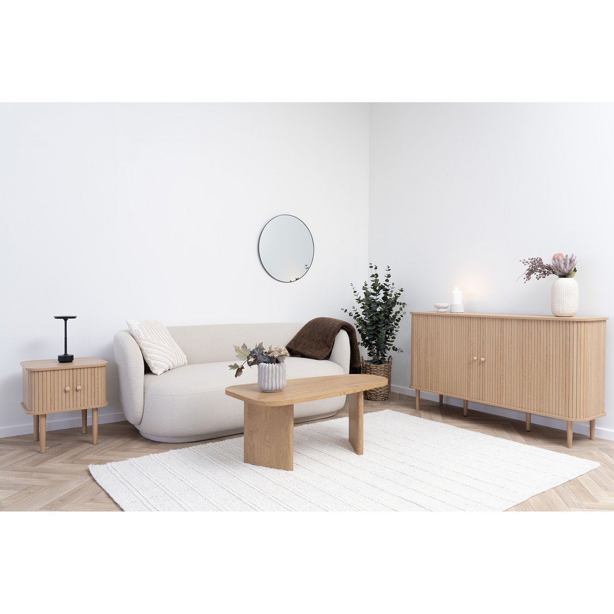 Nikko Side Board Breed